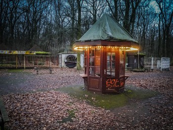 Eery lit up booth at the entrance