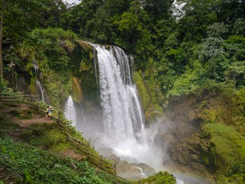 Waterfall near Lago Yejoa