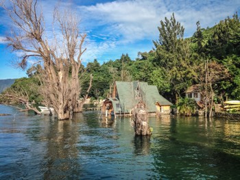 Lake reclaiming houses