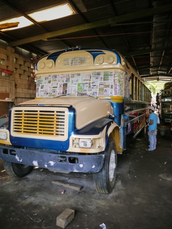 Painting a new chickenbus